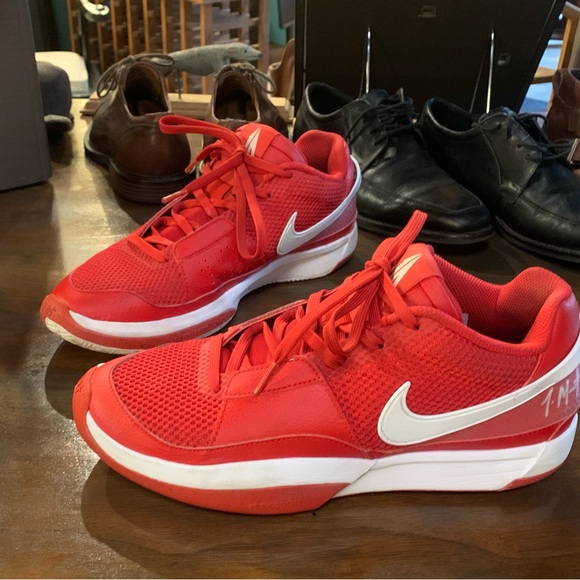 Nike Ja Morant (Gently worn/Like New)
Nike Men's 9 Athletic Shoes - Picture 2 of 11
